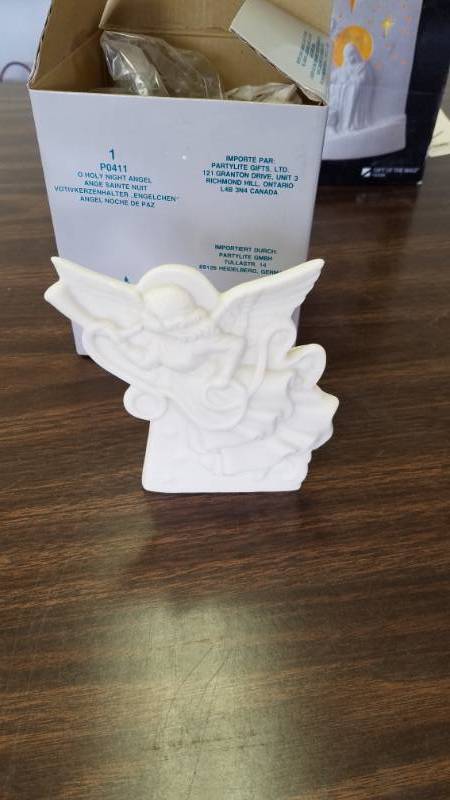 lot 1219 image: PartyLite - O Holy Night Angel in Box