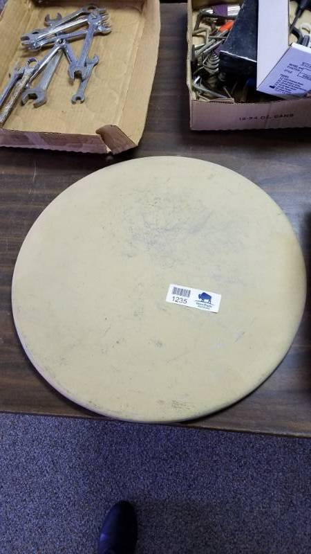 lot 1235 image: Pampered Chef - Pizza Stone