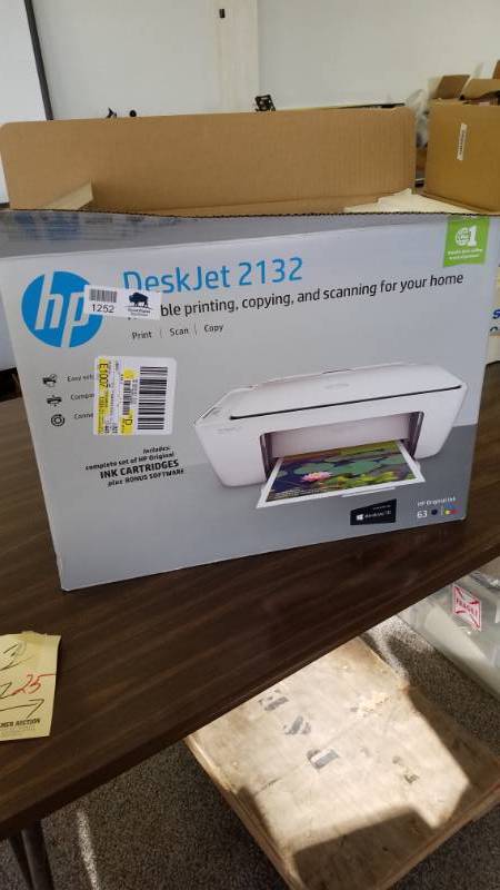 lot 1252 image: HP Deskjet 2132 Printer - Appears to be new in the box
