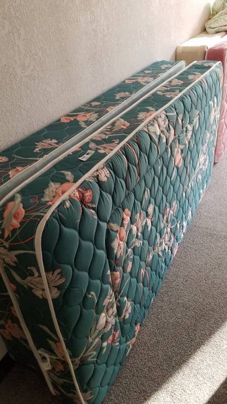 lot 1262 image: Complete Twin Bed Set with Mattress, Spring, and Frame