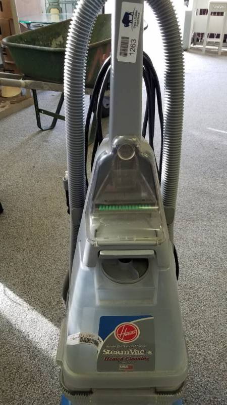 lot 1263 image: Hoover Steam Vac - Clean Your Own Carpet - These are Handy