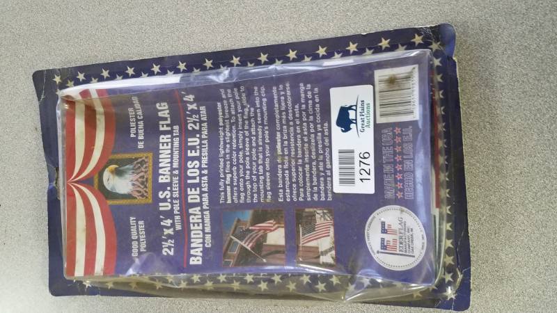 lot 1276 image: United States Flag - Still in the Package