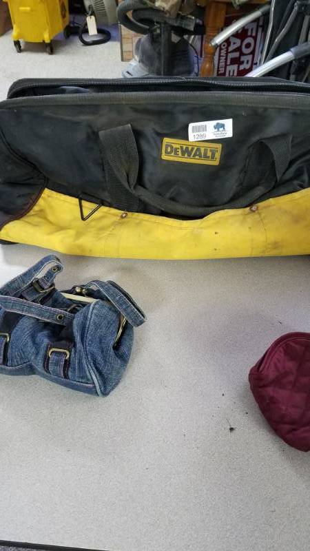 lot 1289 image: Dewalt and Kobalt Tool Bags with Contents