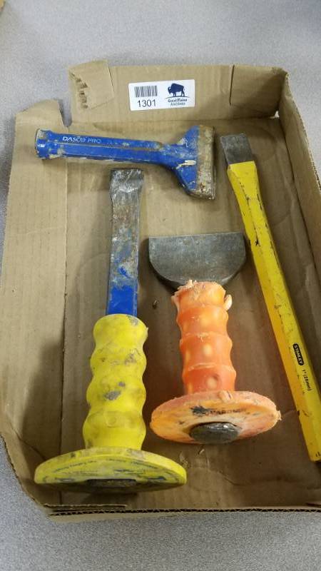 lot 1301 image: 4  Masons Chisels - These are NOT Cheap