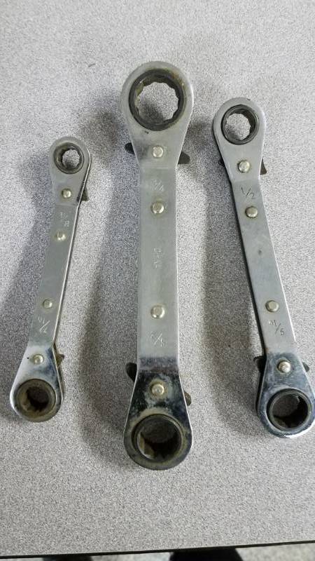 lot 1314 image: Offset Ratcheting Wrench Set