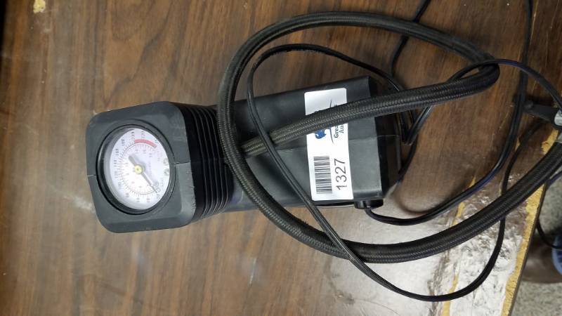 lot 1327 image: 12 Volt Compressor - Keep it in your trunk