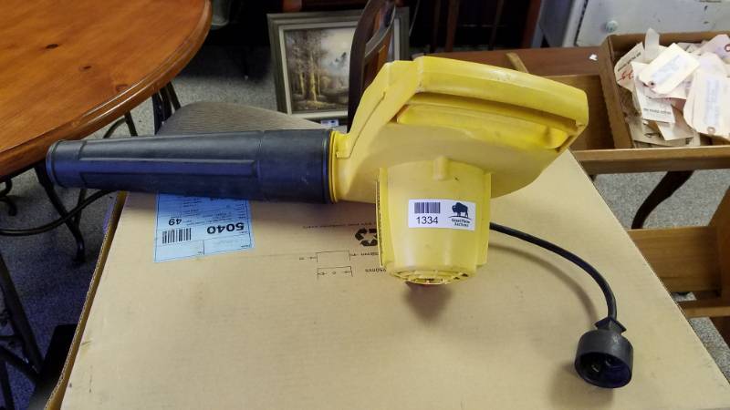 lot 1334 image: Electric Blower - Handy Size