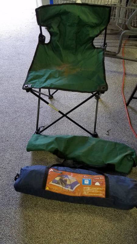 lot 1336 image: Pop Up tent and Camp Chair with  Bag