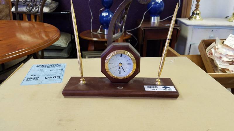 lot 1347 image: Hampton Desk Clock  Pen Holder
